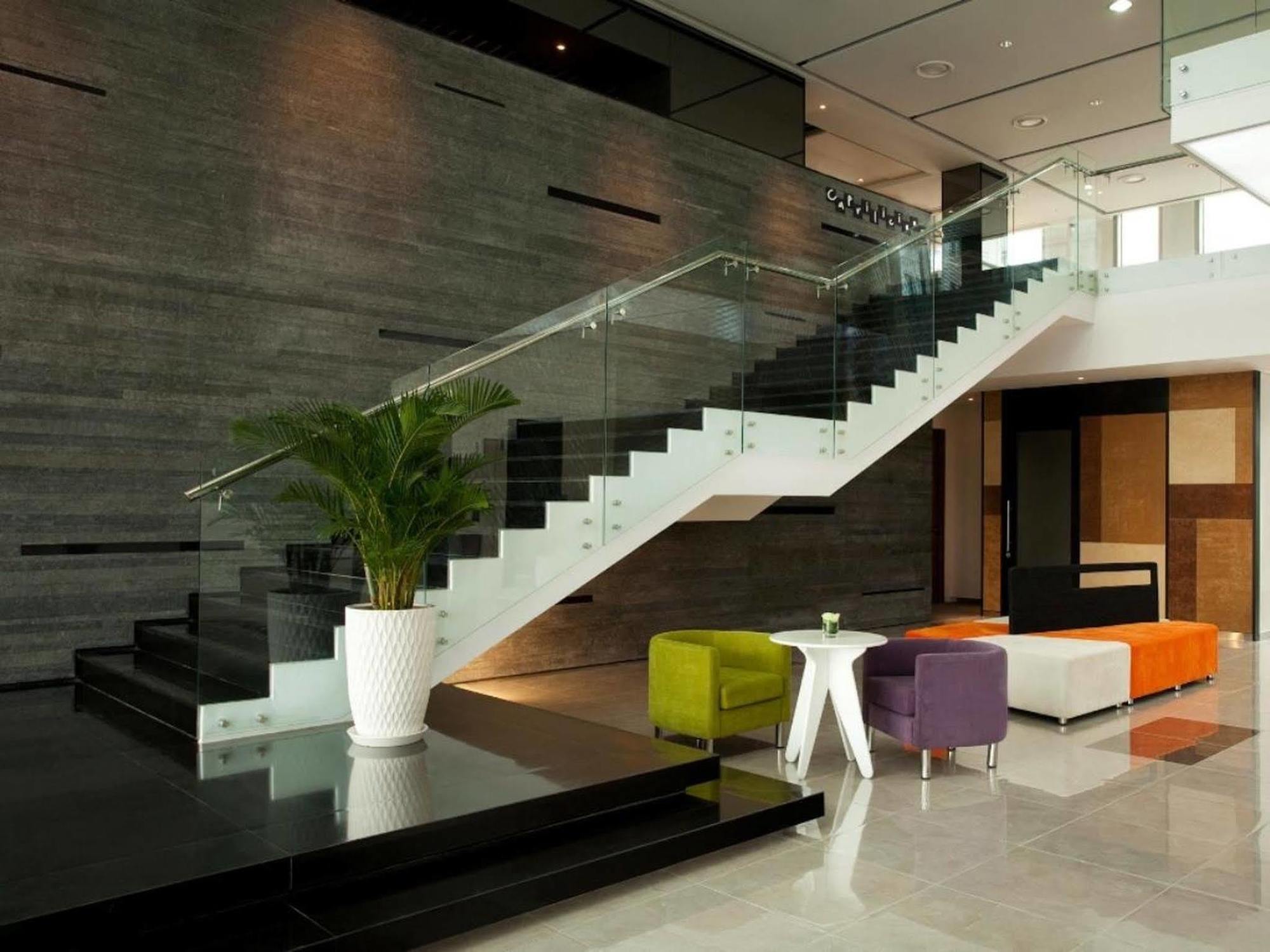 Novotel Living Saigon South Apartment