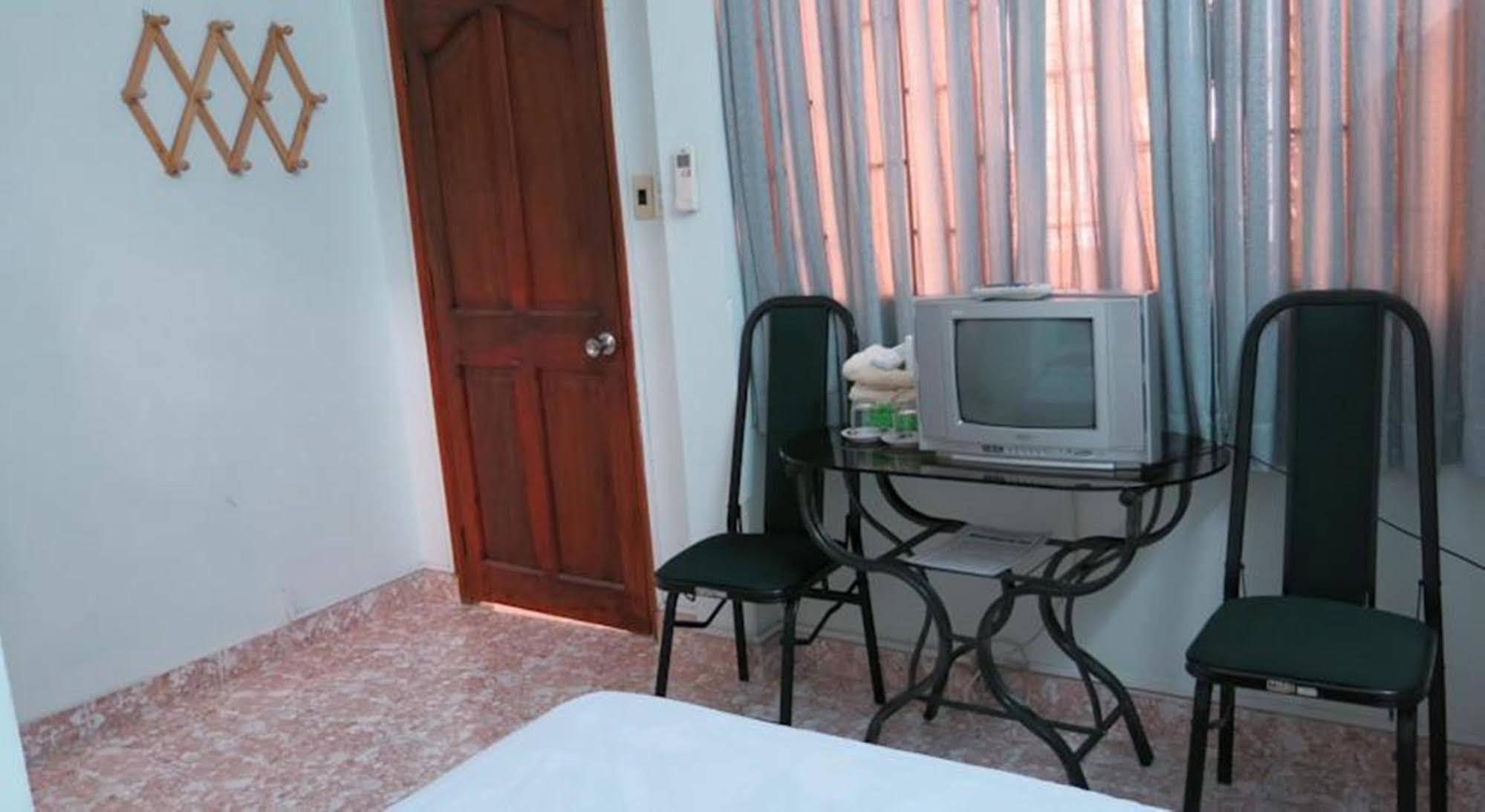 Banana Leaf Hotel 2*