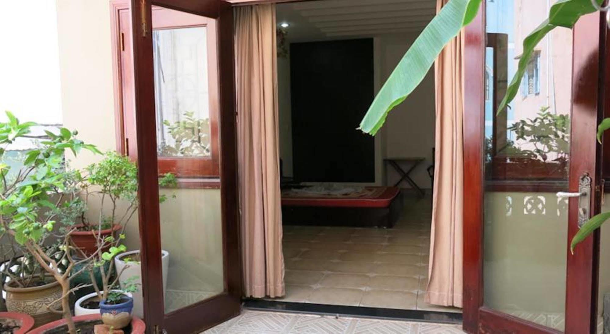 Banana Leaf Hotel