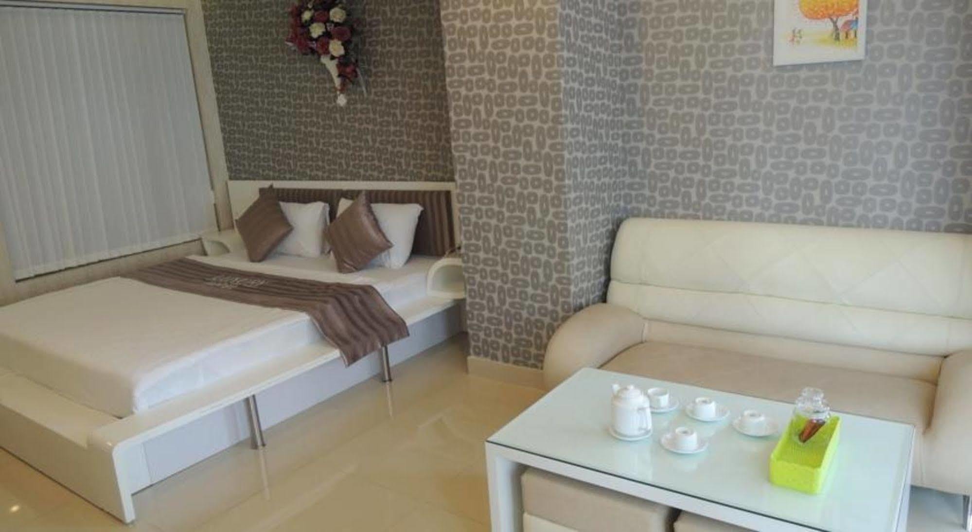 Luxury Hotel 2*
