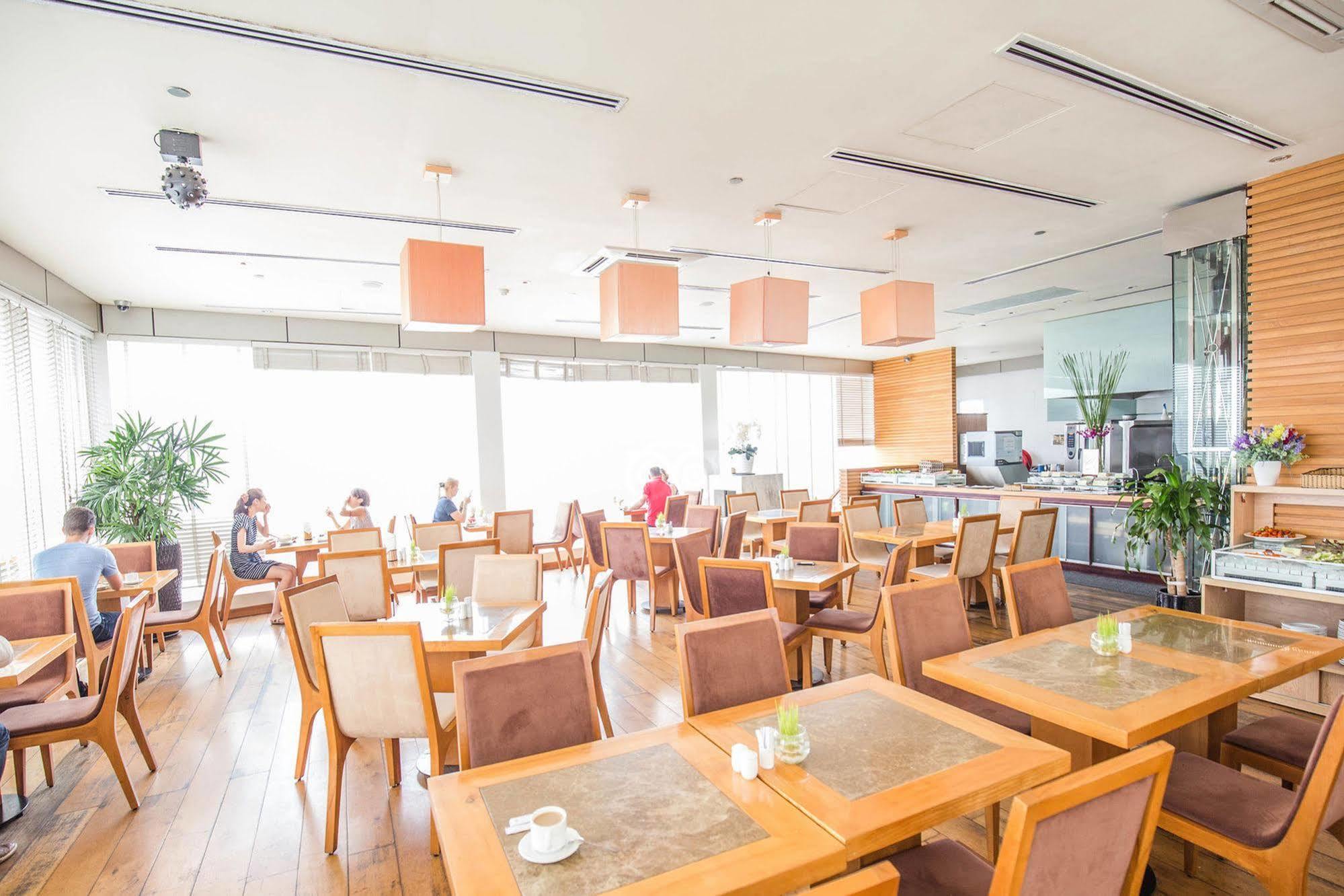 Golden Saigon 4*