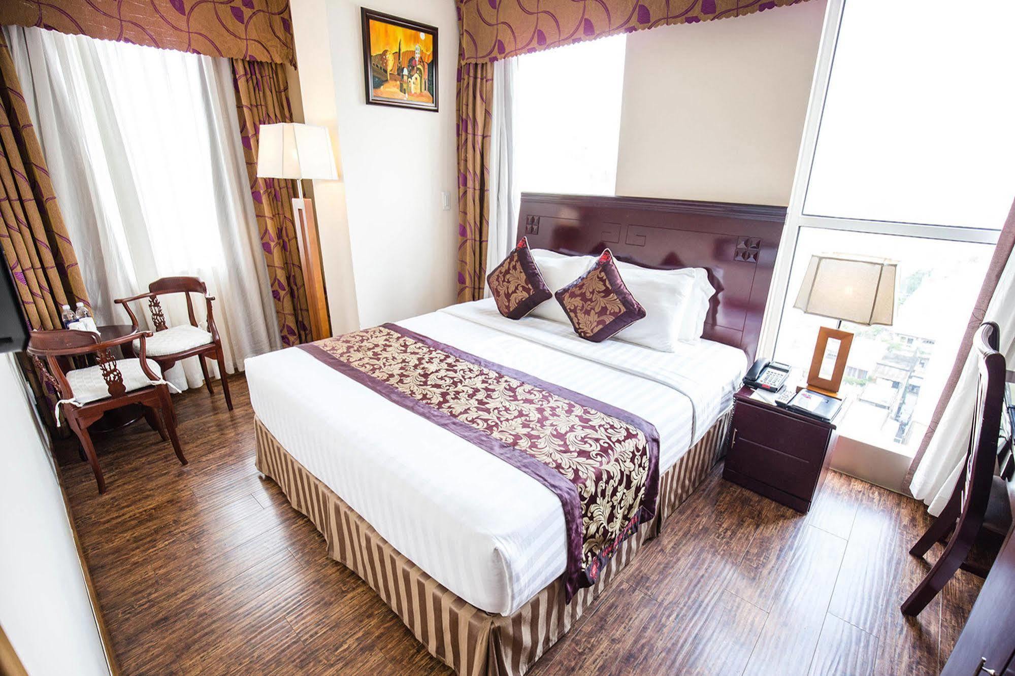 Golden Saigon Hotel 4*