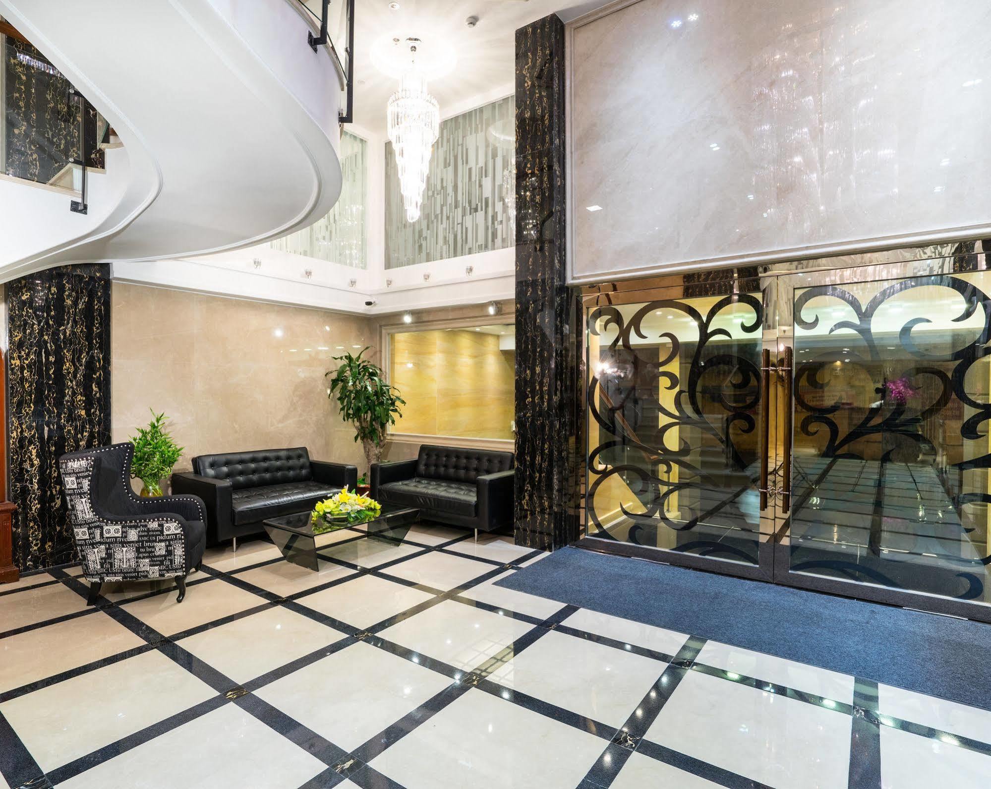 Hotel Empress 3*