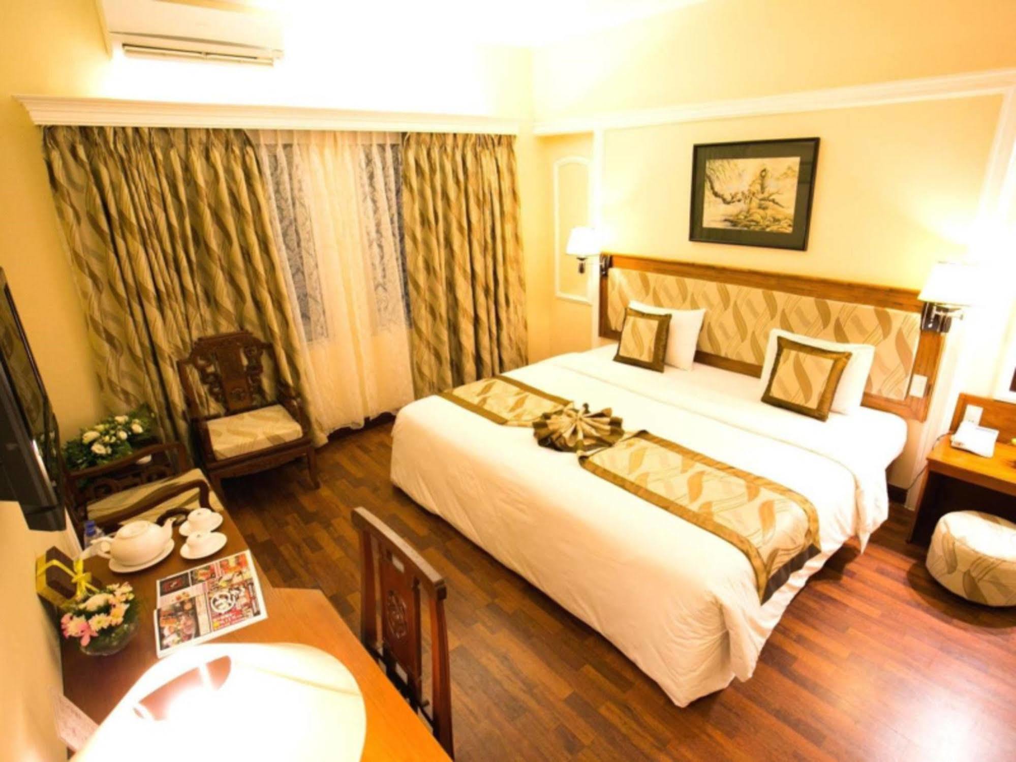 Hotel Royal Saigon 4*