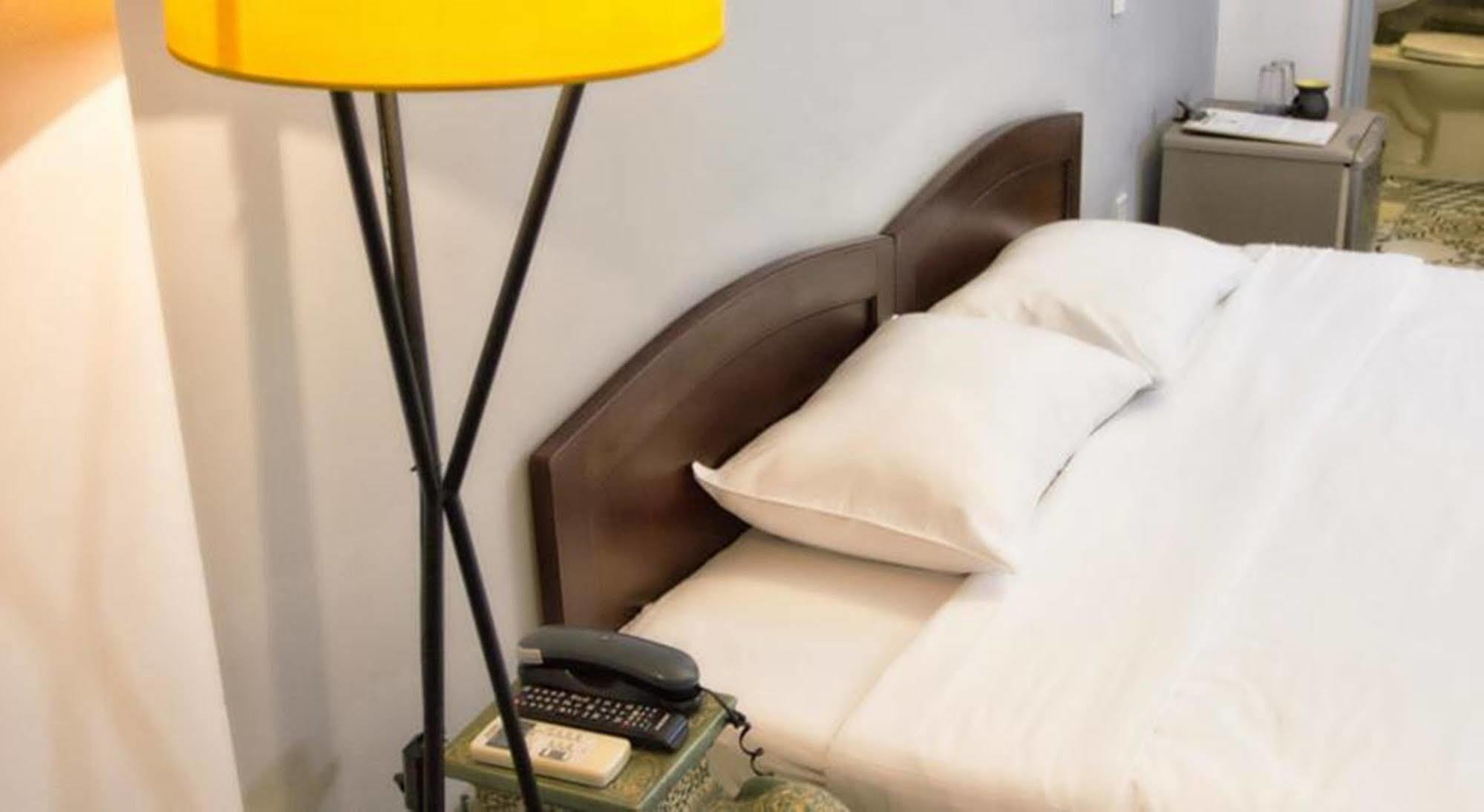 Tripwriter & Bistro Hotel *