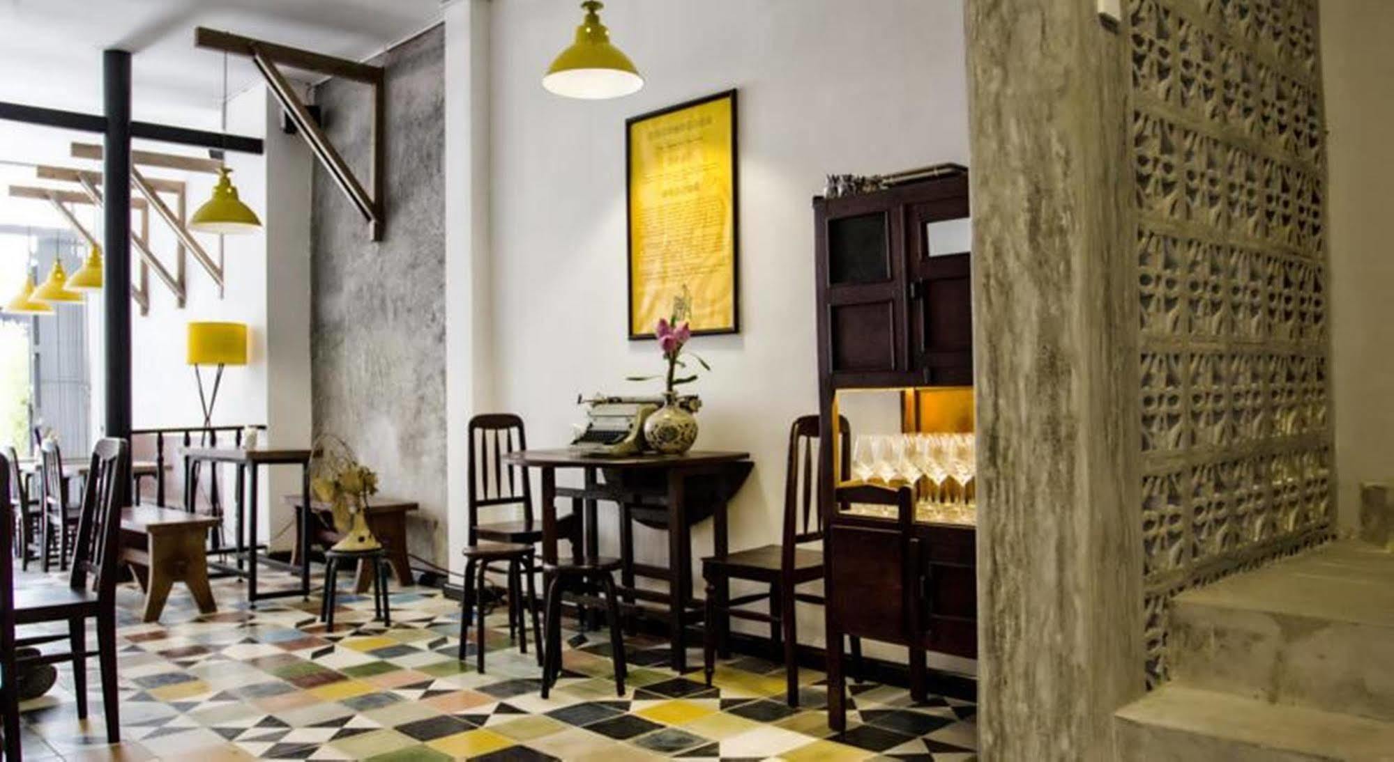 Tripwriter & Bistro Hotel *