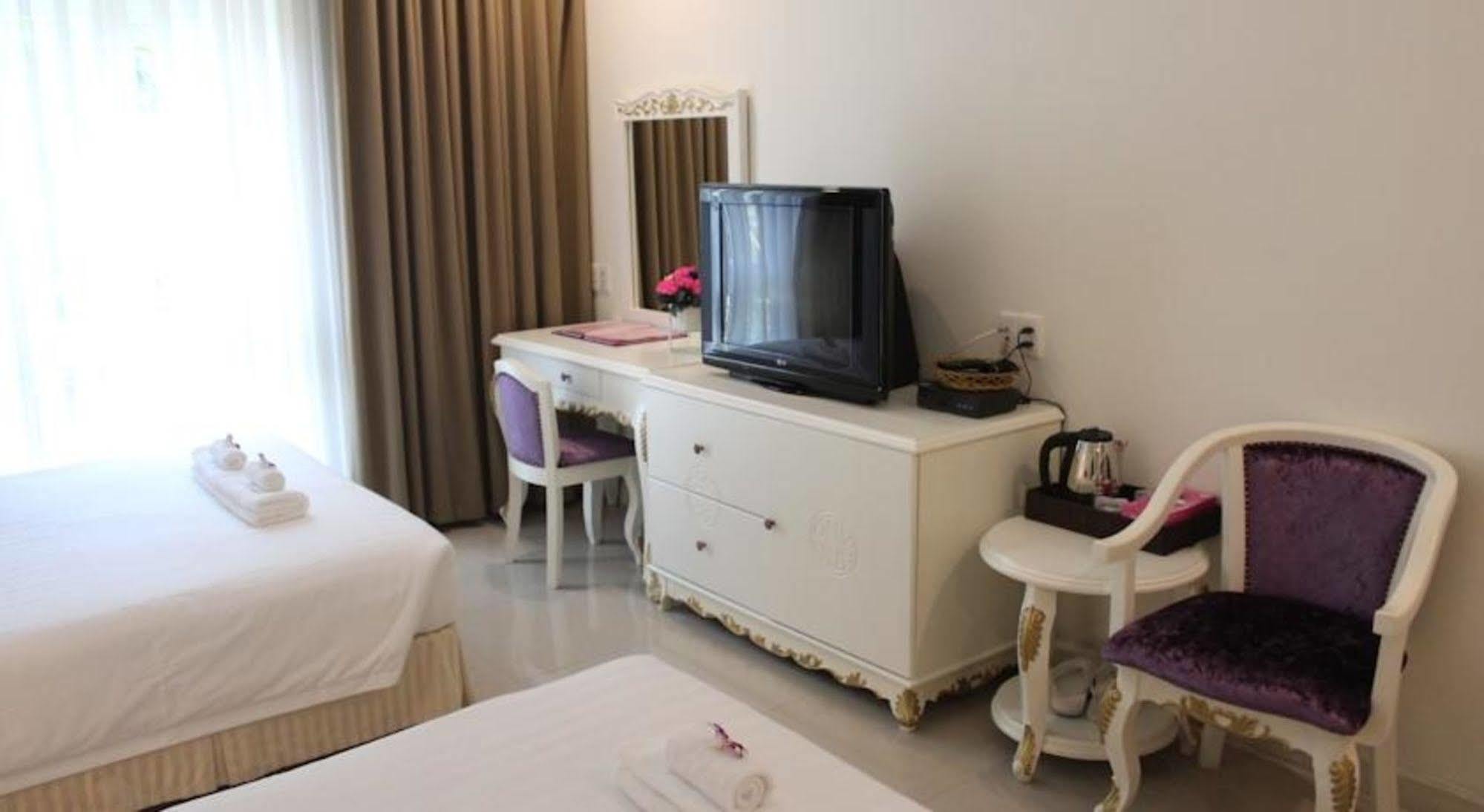 Bizu Ii Hotel Ho Chi Minh City
