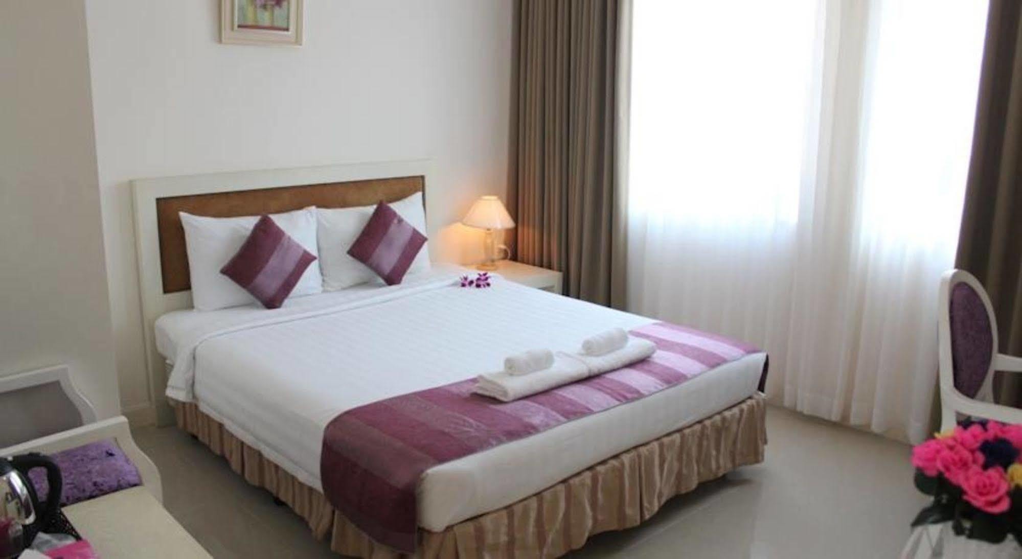 Bizu Ii Hotel Ho Chi Minh City