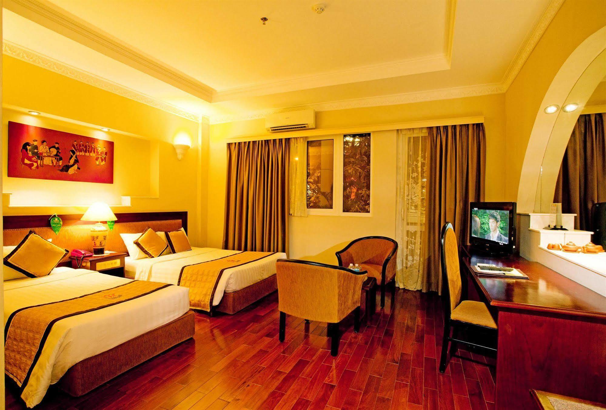 Huong Sen Hotel 3*