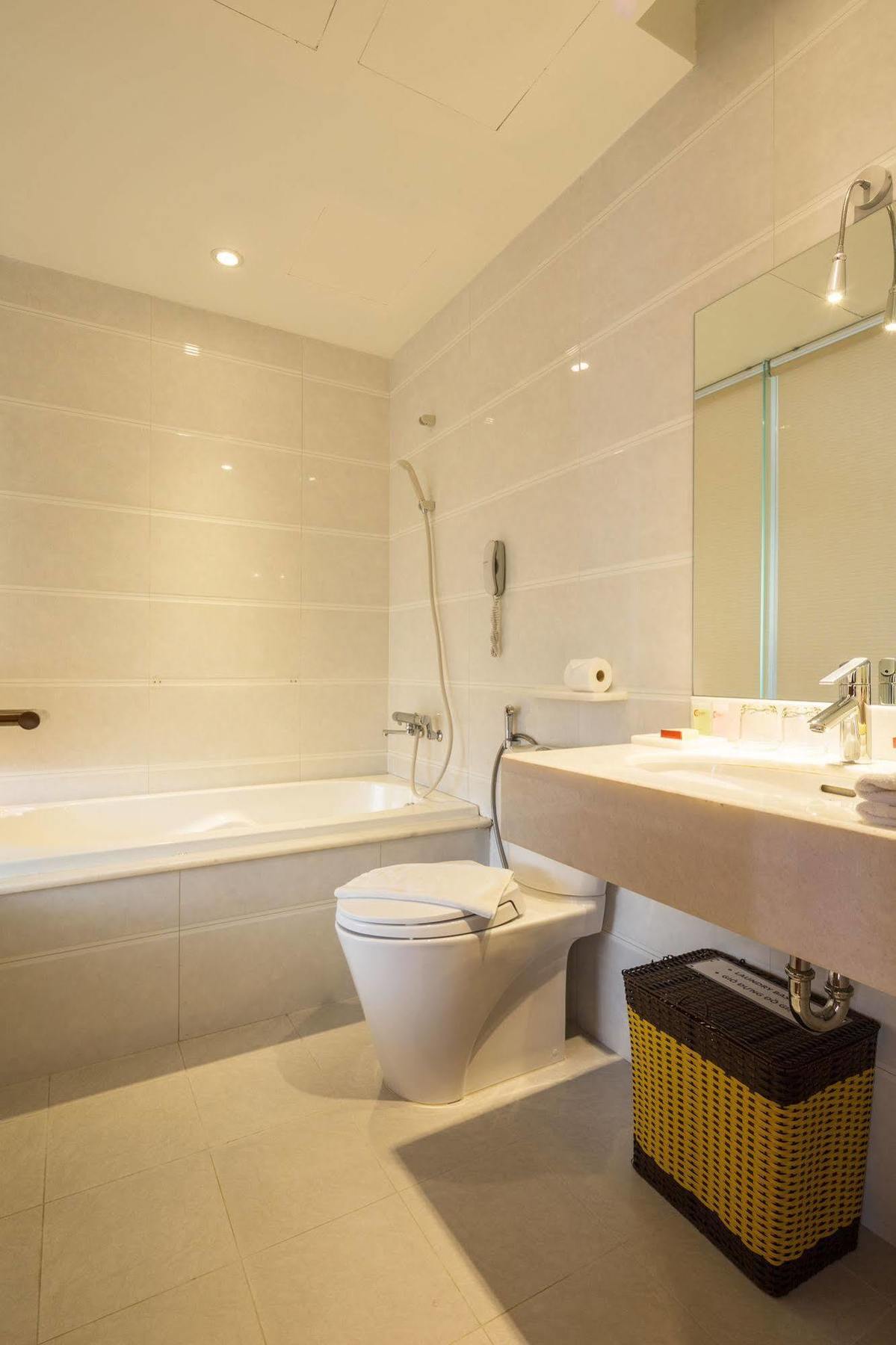 Cosmopolitan Hotel Bandar Ho Chi Minh