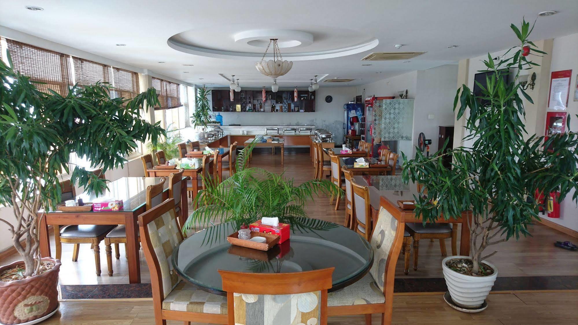 Modern Saigon Hotel 2*