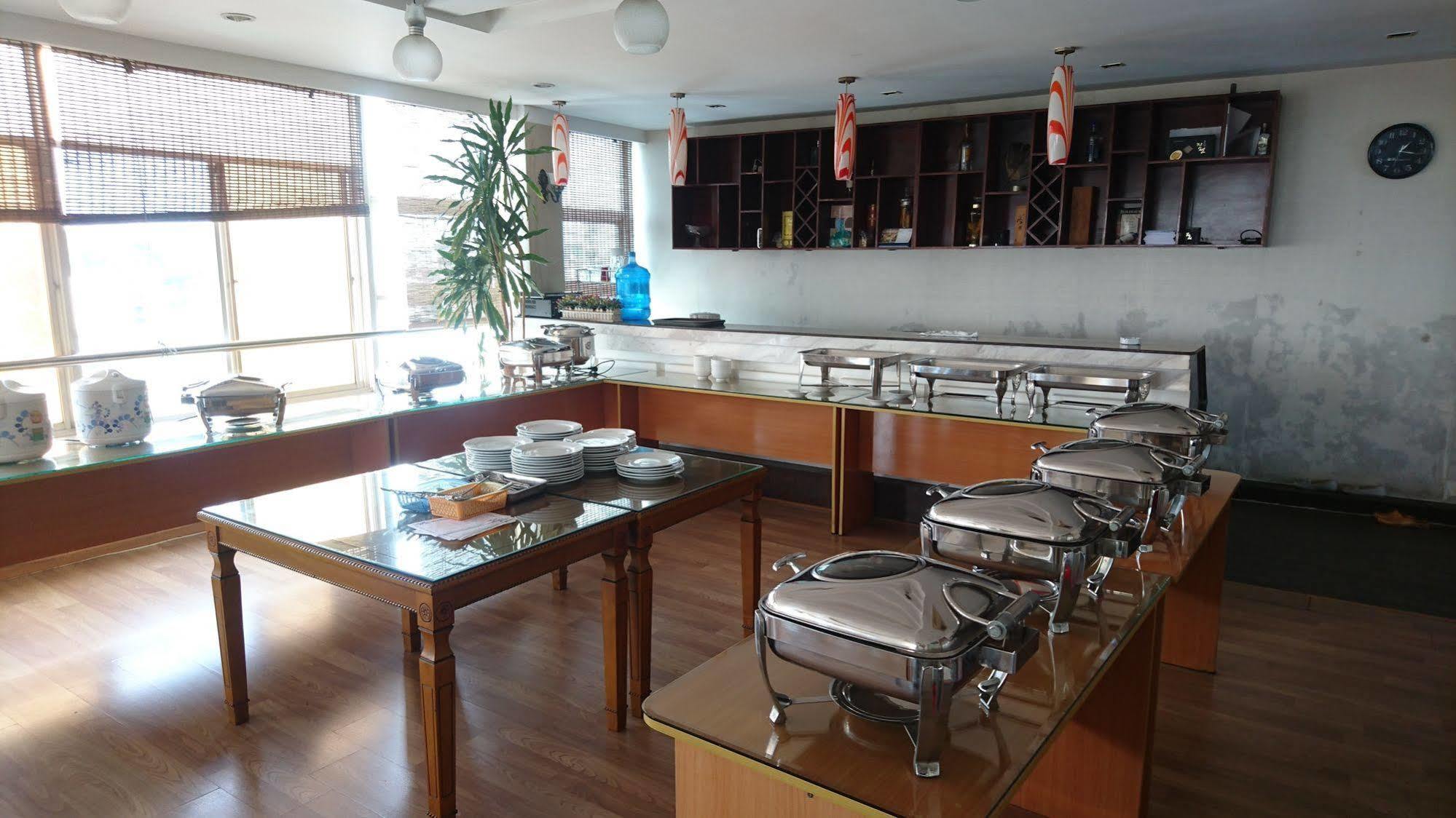 Modern Saigon Hotel 2*