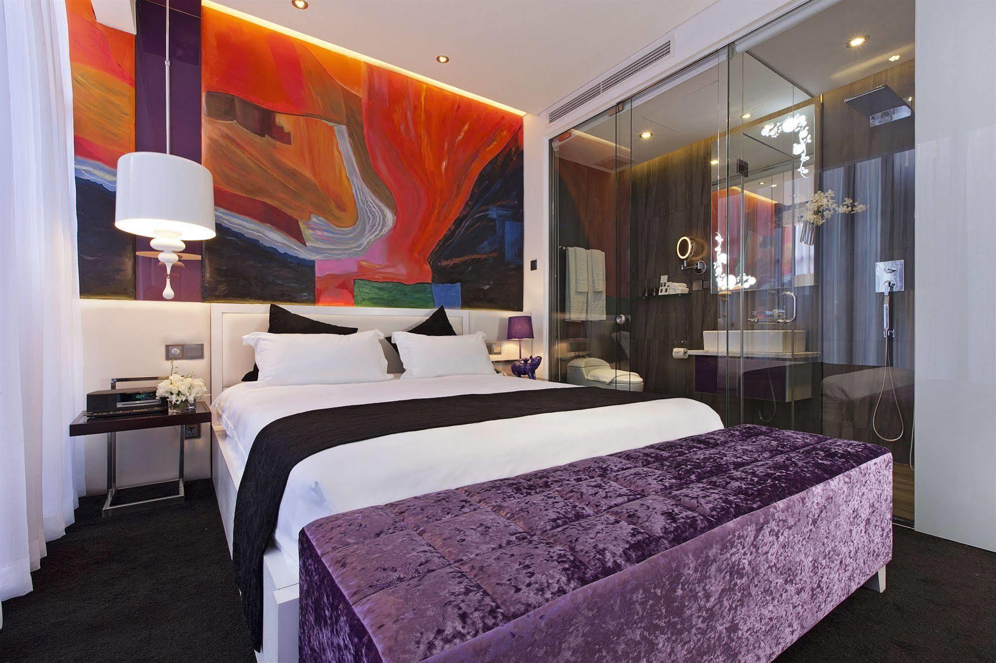 Signature Boutique Hotel 3*