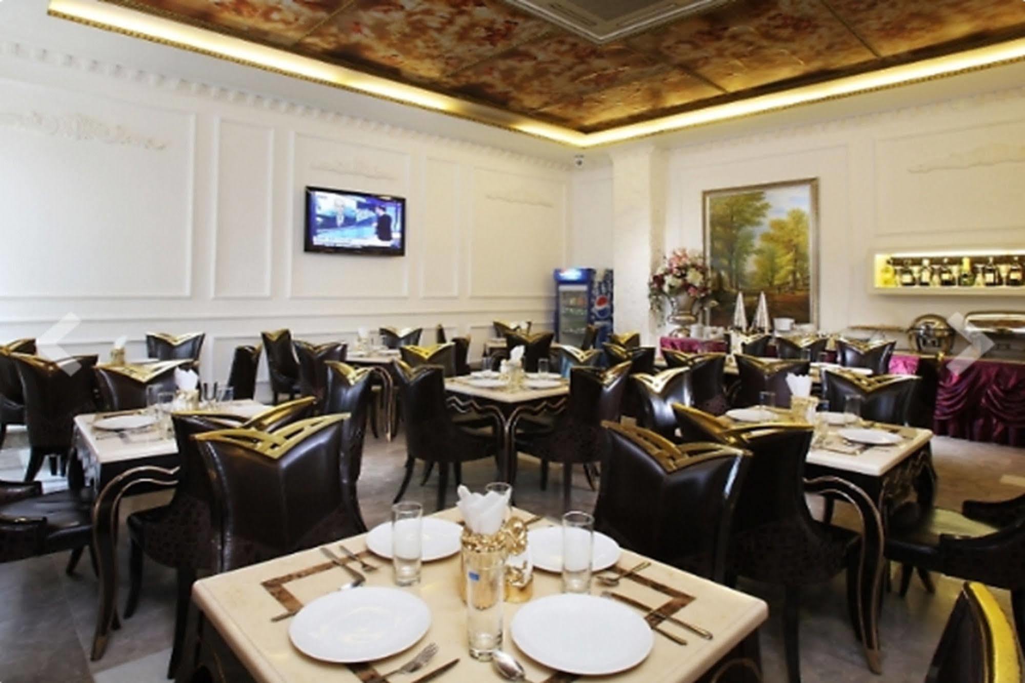 Hotel A&em - The Petit 2*