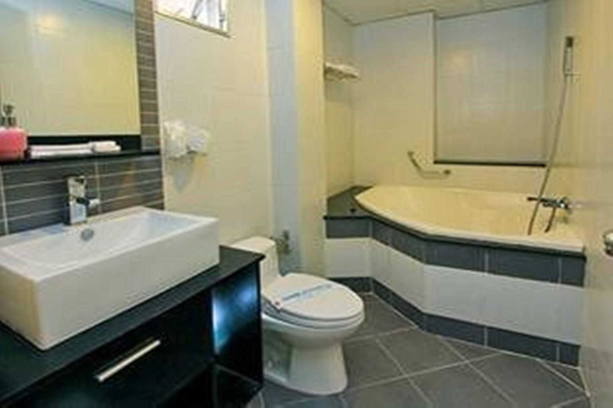 A&em - The Petit 2* Ho Chi Minh City