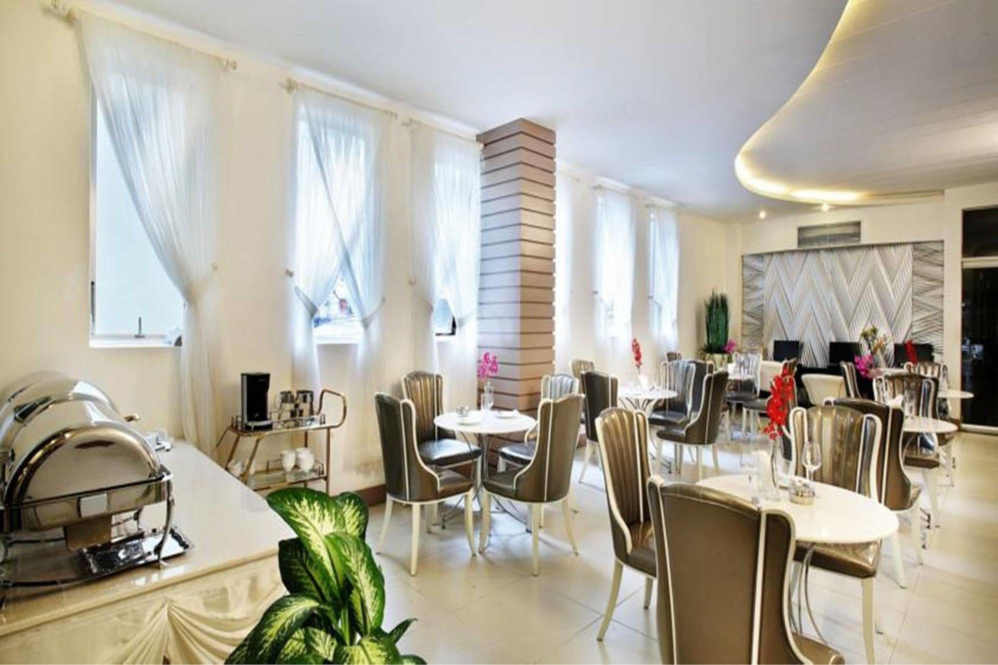 Hotel A&em - The Petit
