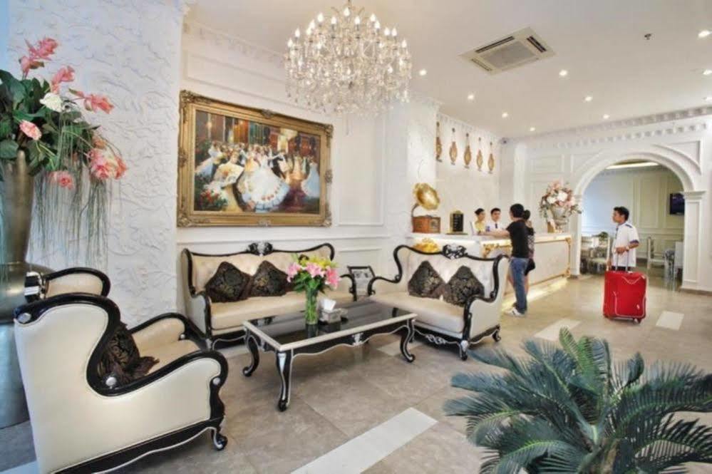 Hotel A&em - The Petit 2*