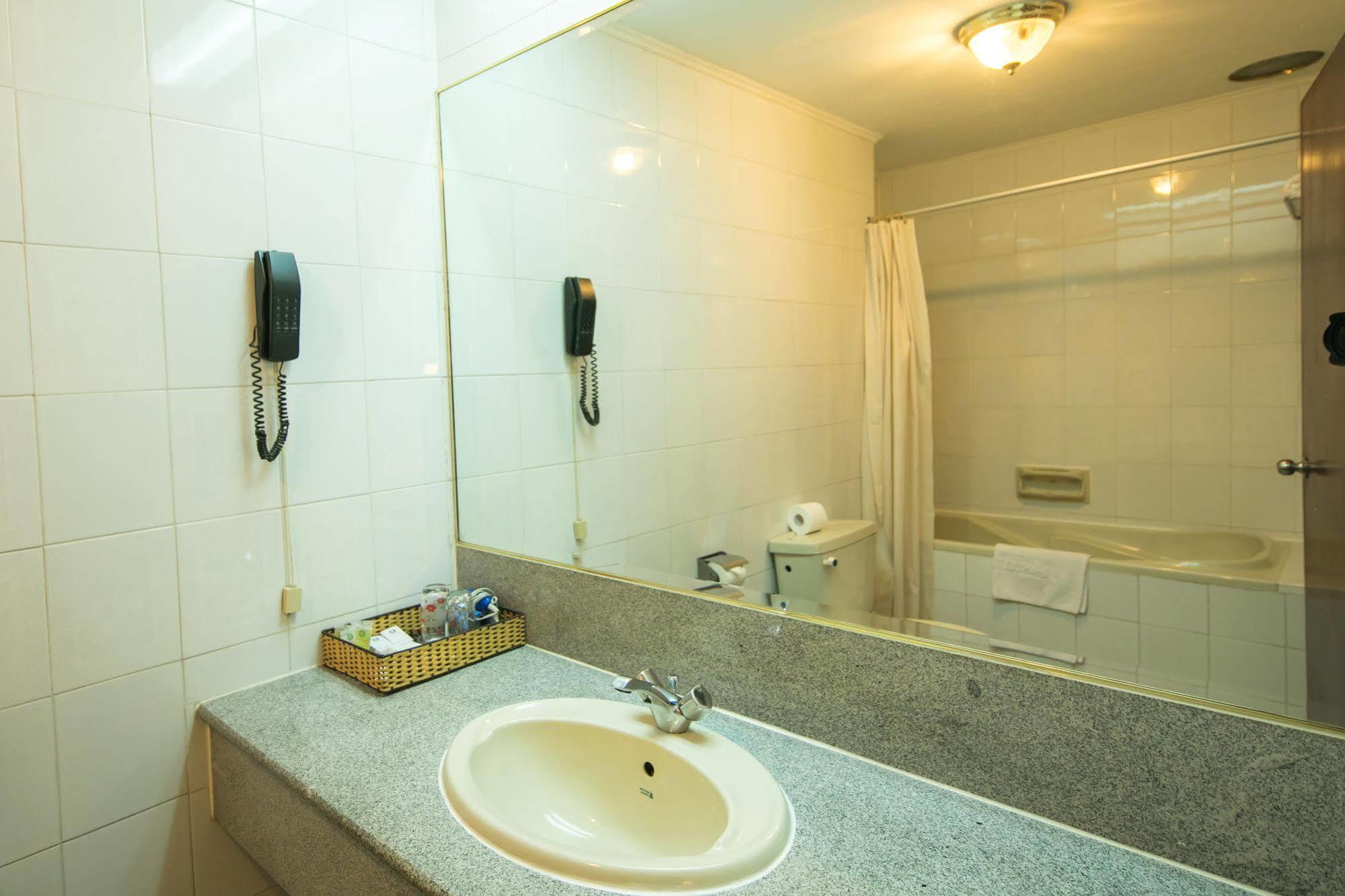 Asian Khách sạn TP. Hồ Chí Minh