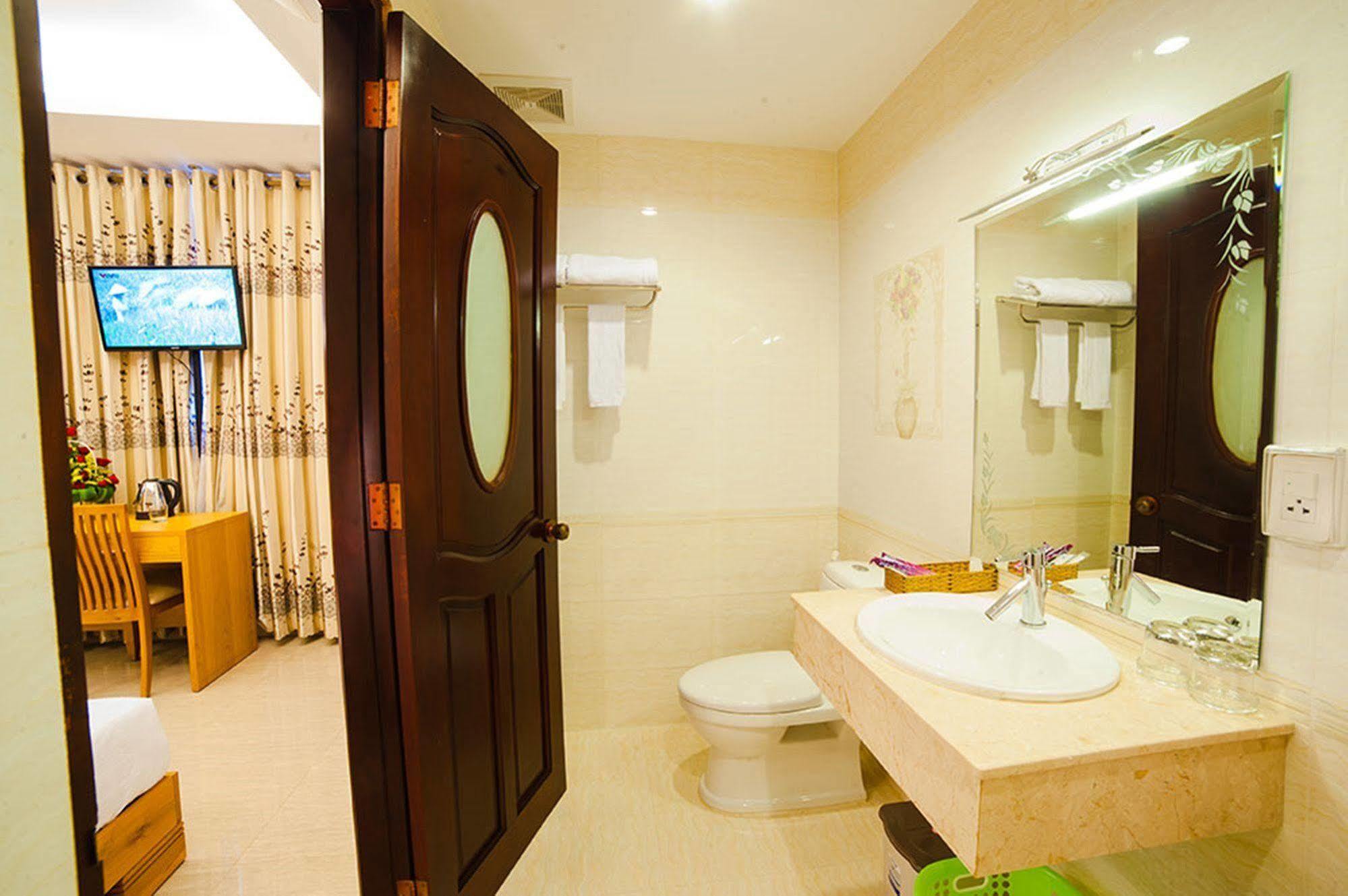 New Pearl 2* Ho Chi Minh City