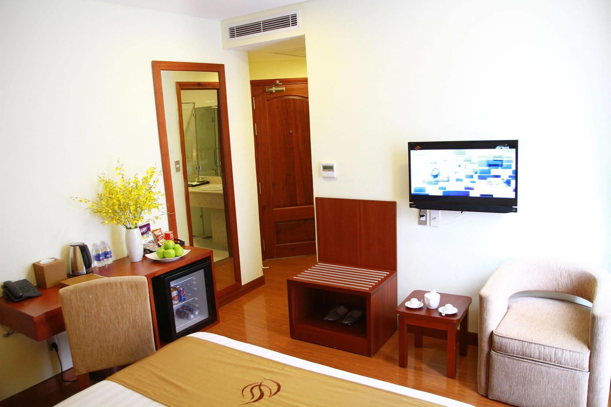 Ttc Deluxe Saigon 3*