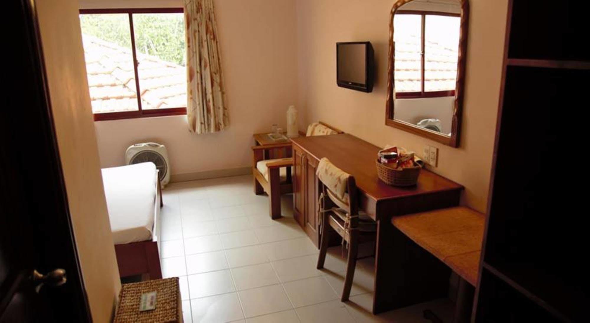 Vien Ngoc Xanh 1 Hotel 2*