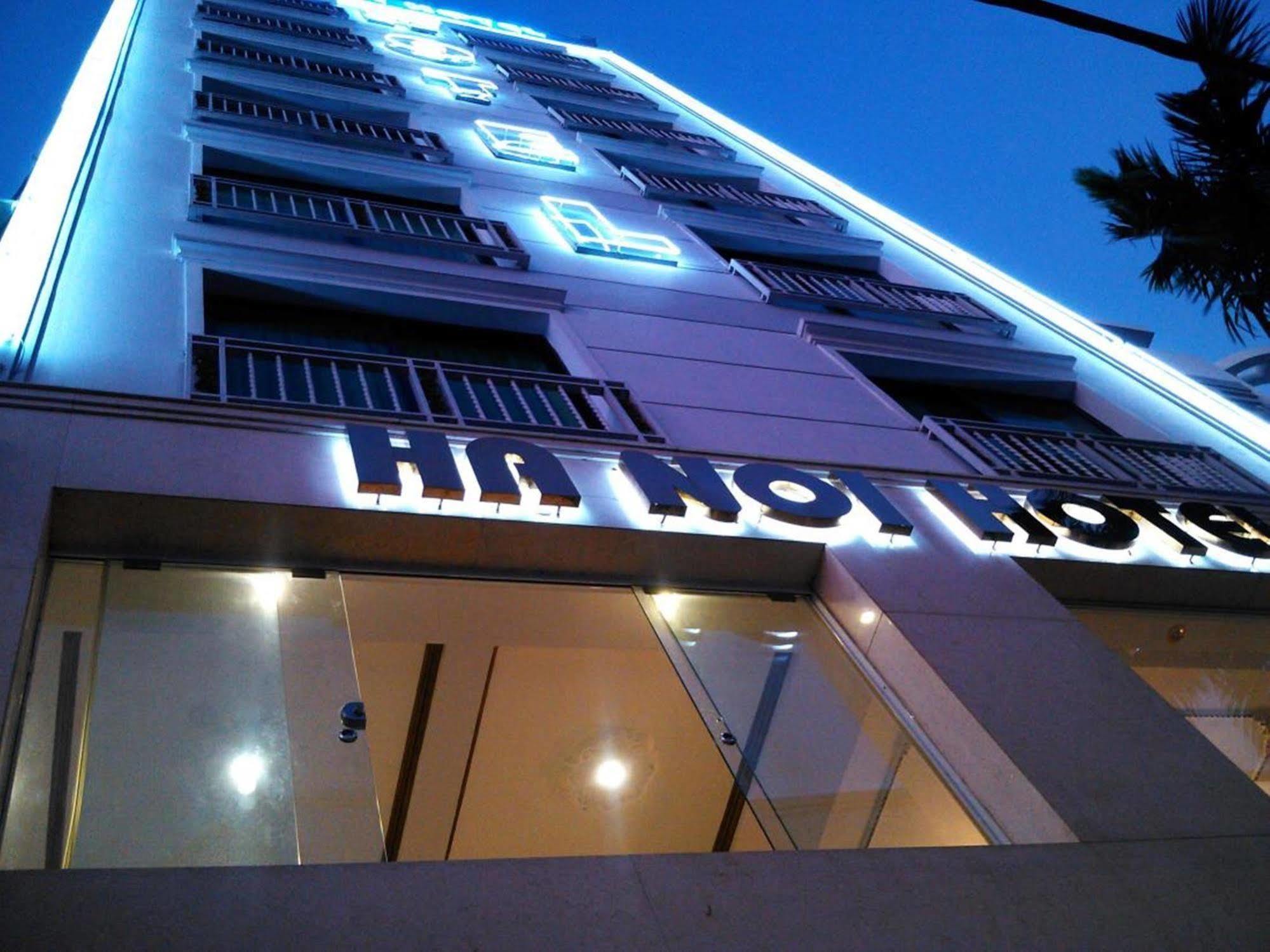 Hotel Ha Noi Near Tan Son Nhat Airport --- Free Airport Pick-up And Drop-off Available 24 A Day