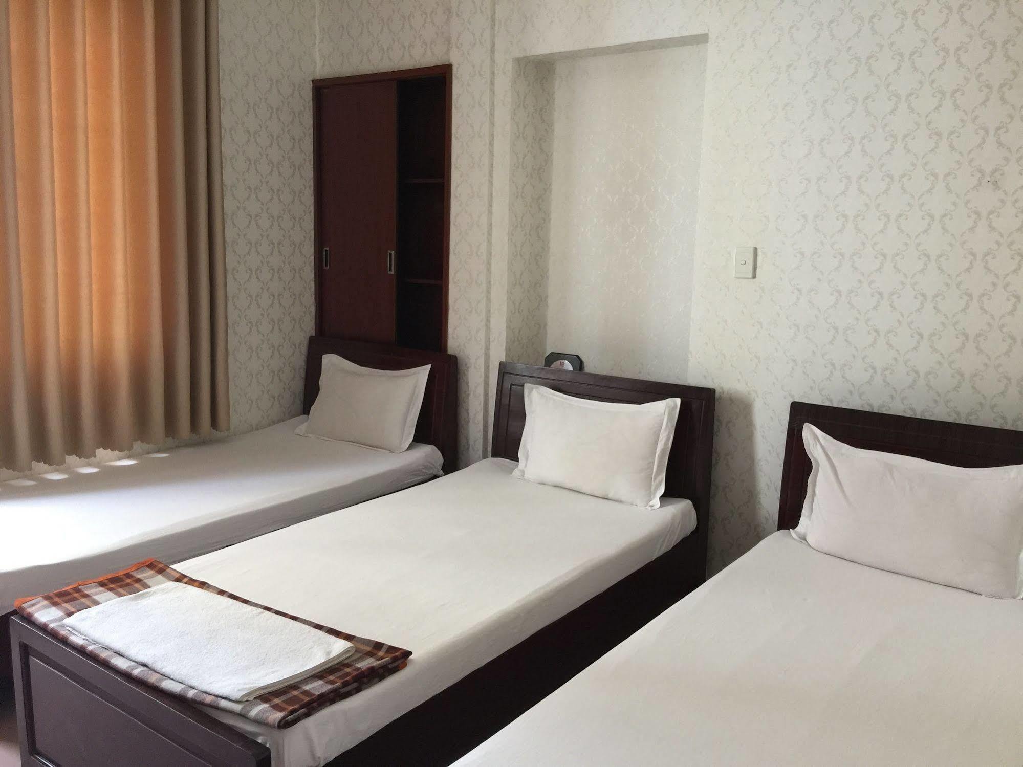 Hong Vinh Hotel 2*