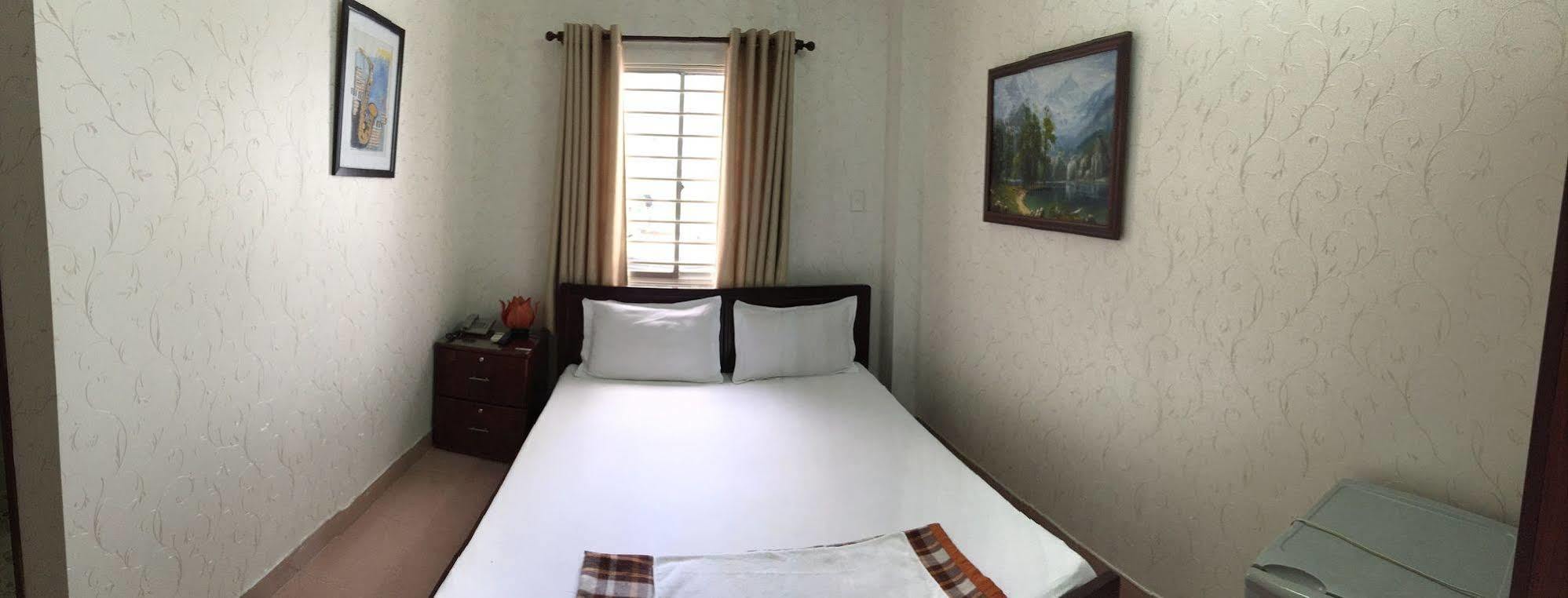 Hong Vinh Hotel 2*