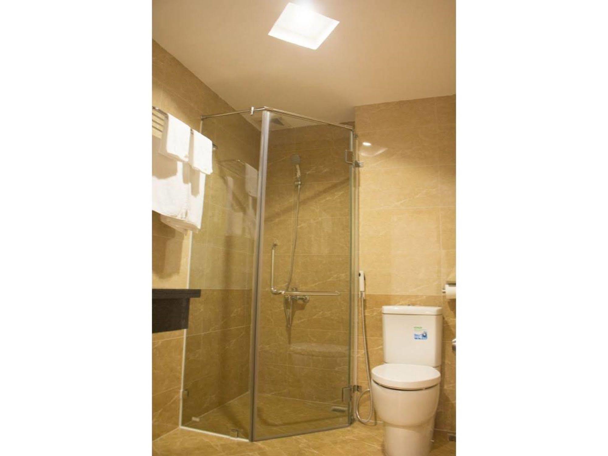 Reddoorz Plus New Sun Hotel Hotel