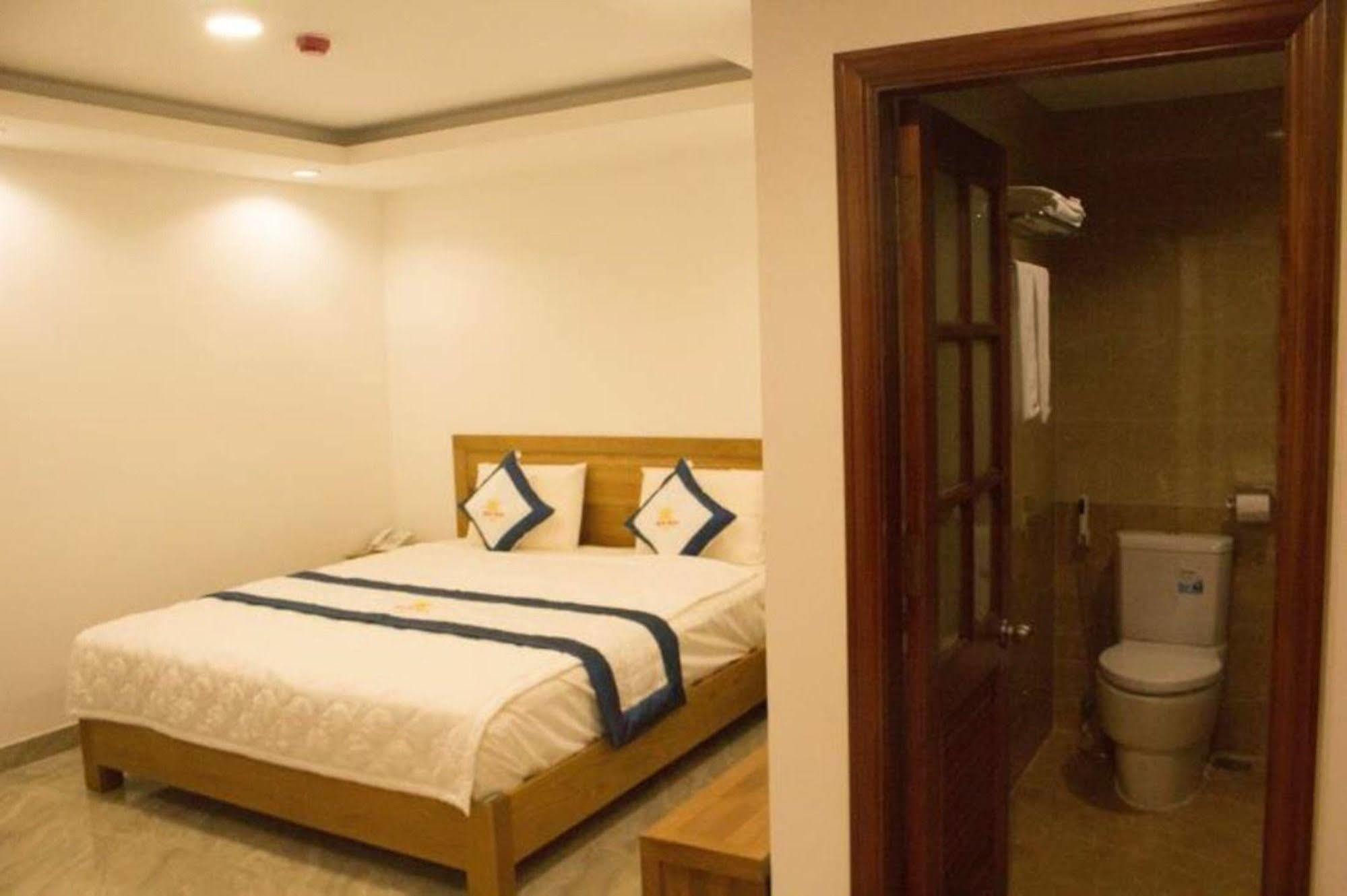Reddoorz Plus New Sun Hotel 2*