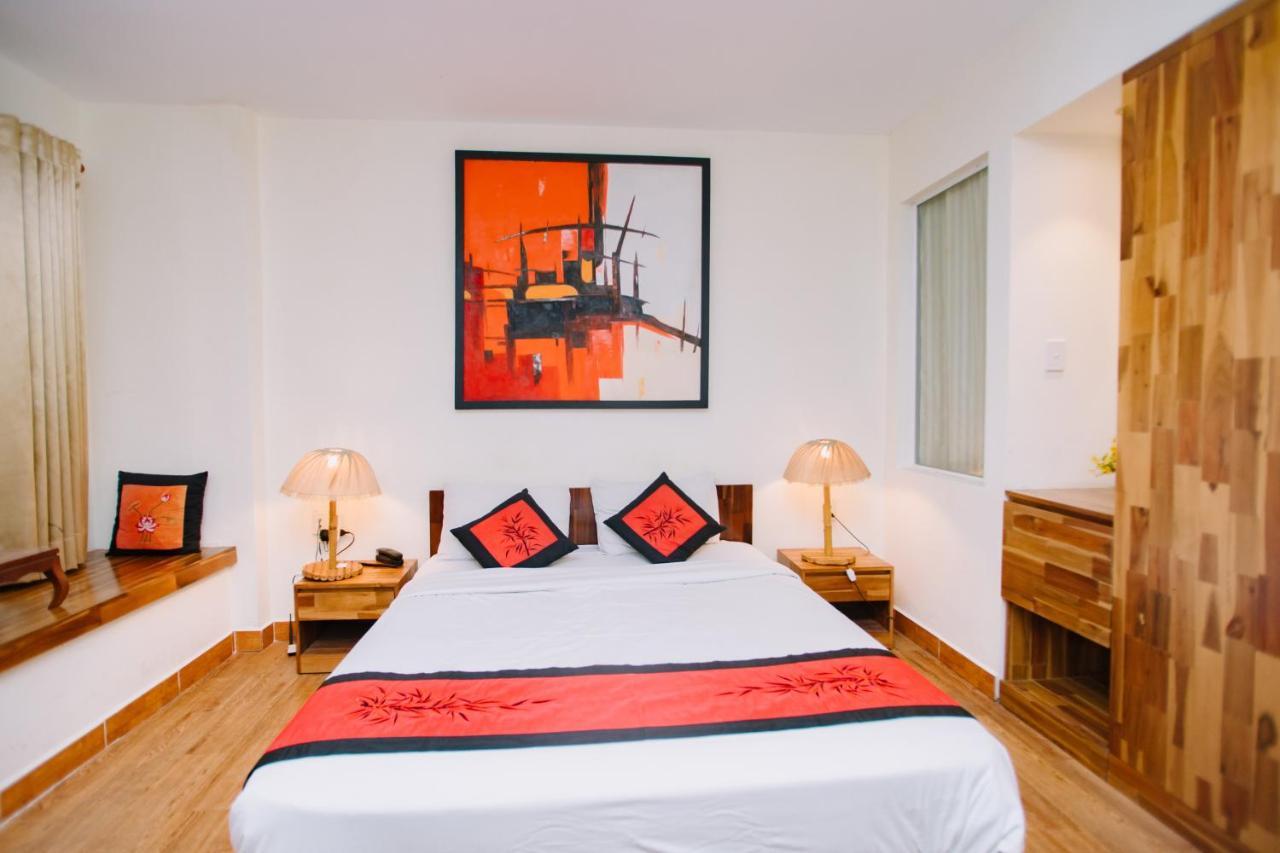 Canary Saigon Hotel