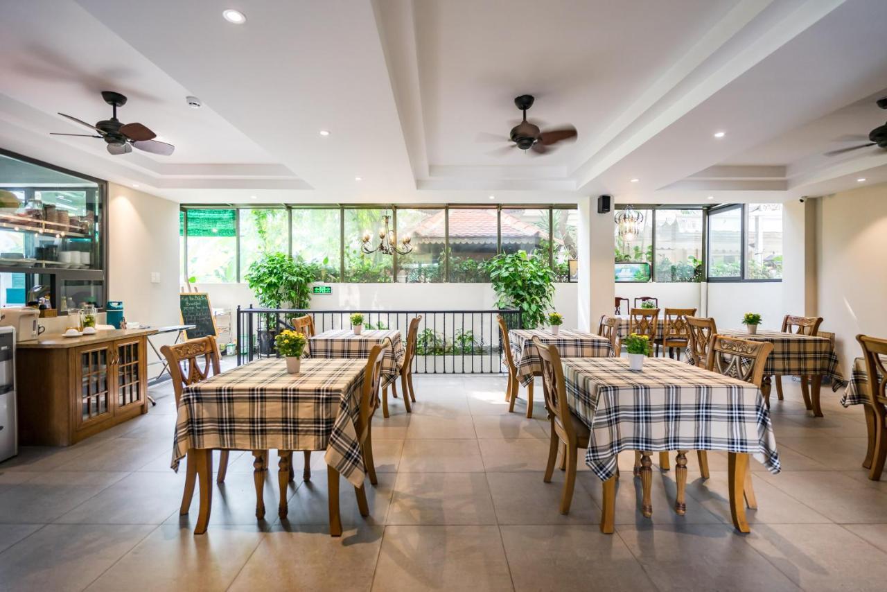 Khách sạn Parklane Nam Sài Gòn 2*