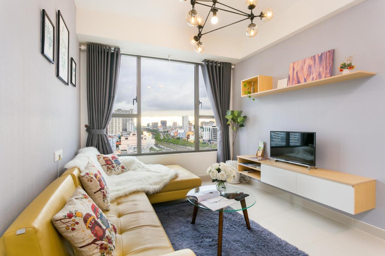 Infinity Pool Signature - Saigon Rivergate Apartment *