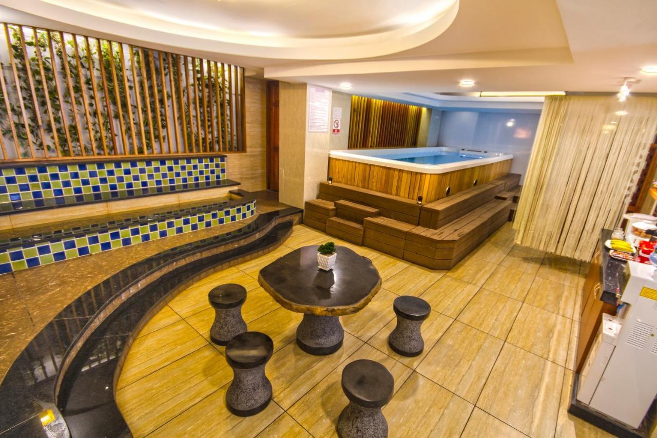 Aristo Saigon Hotel 4*