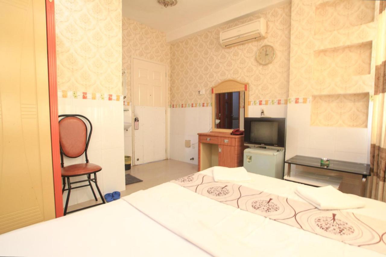 Expats Minh Quang Hotel *