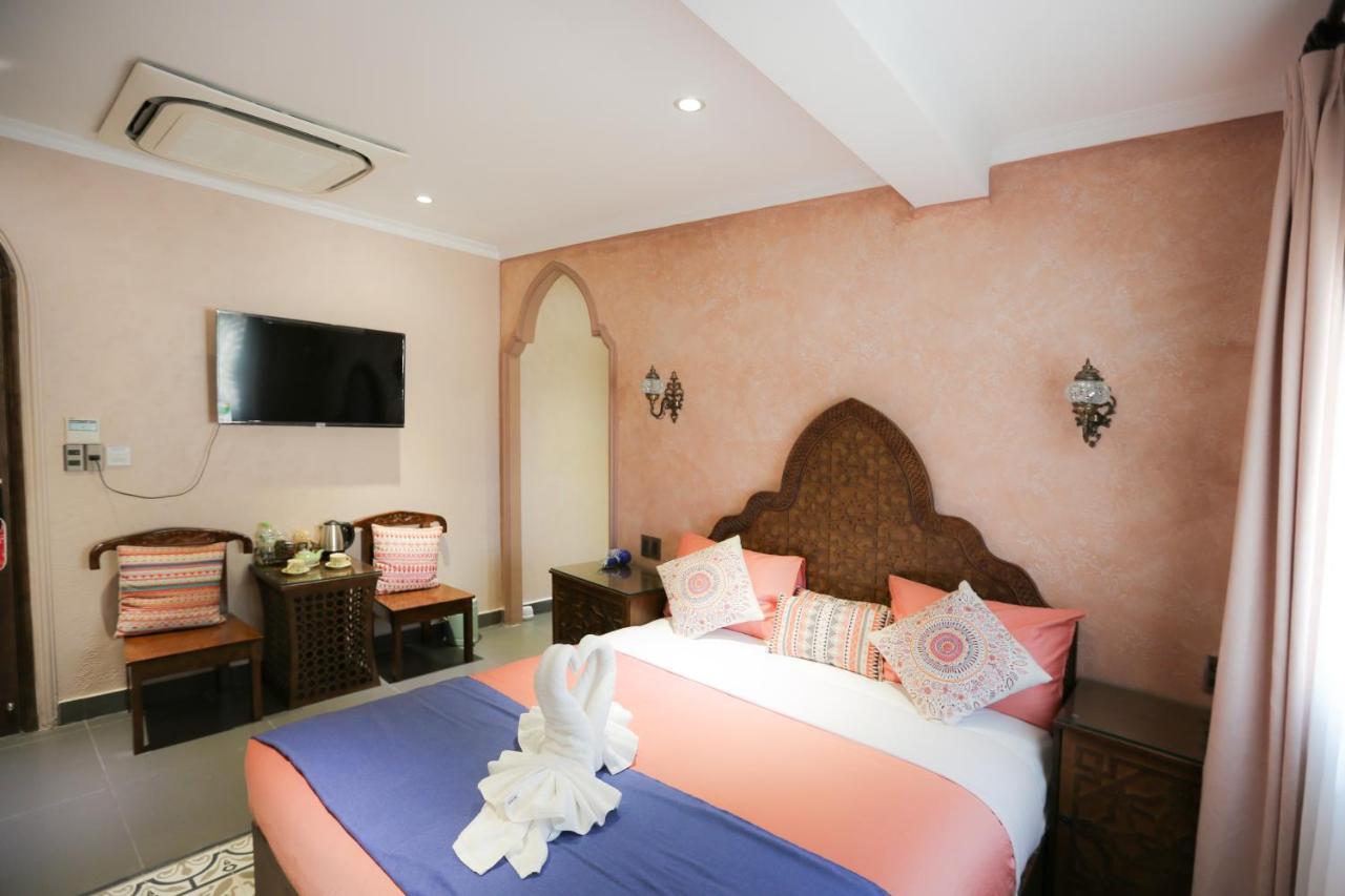 Aquarizon Boutique & Bar
