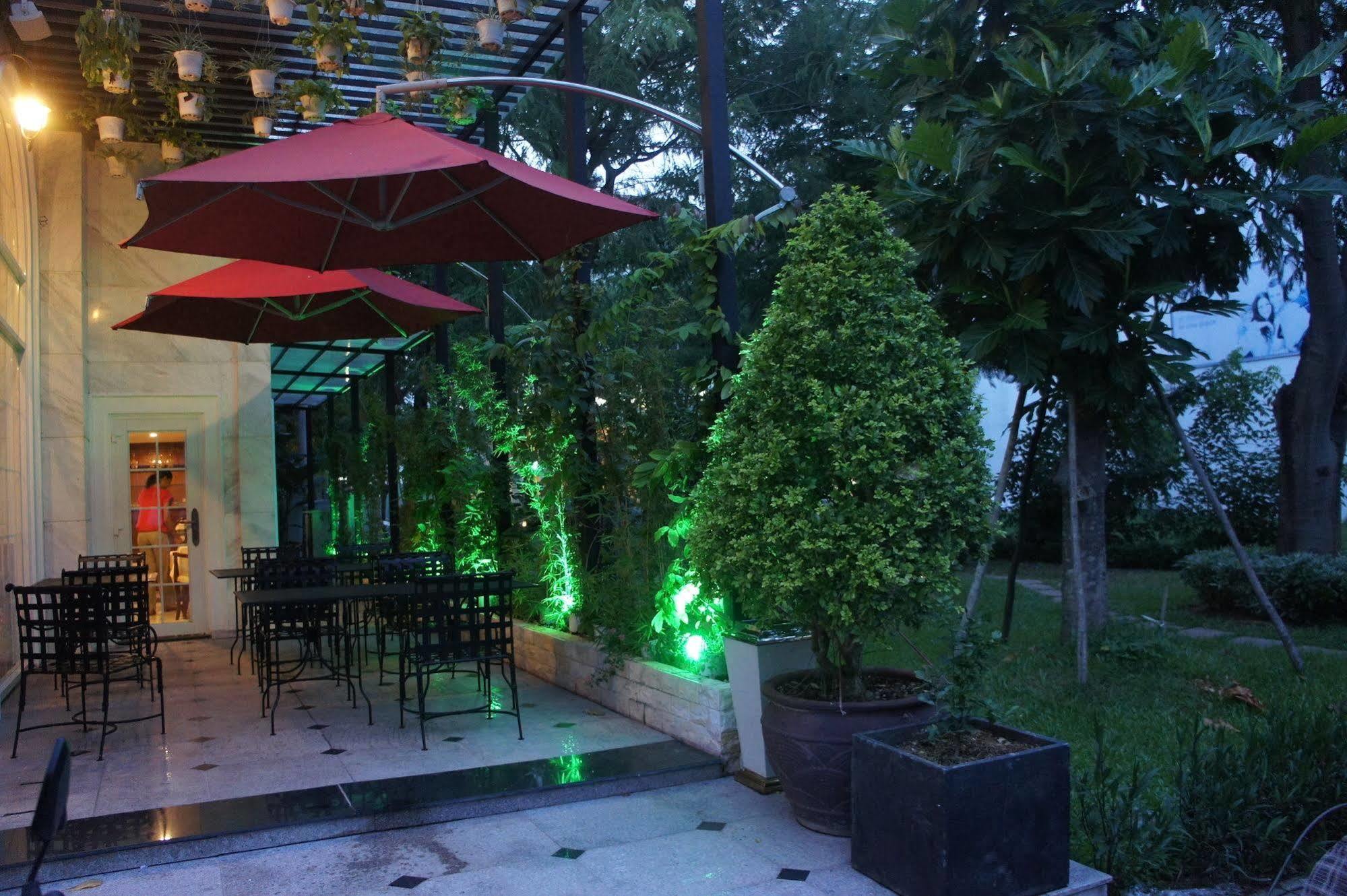 Hotel L'odeon Phu My Hung