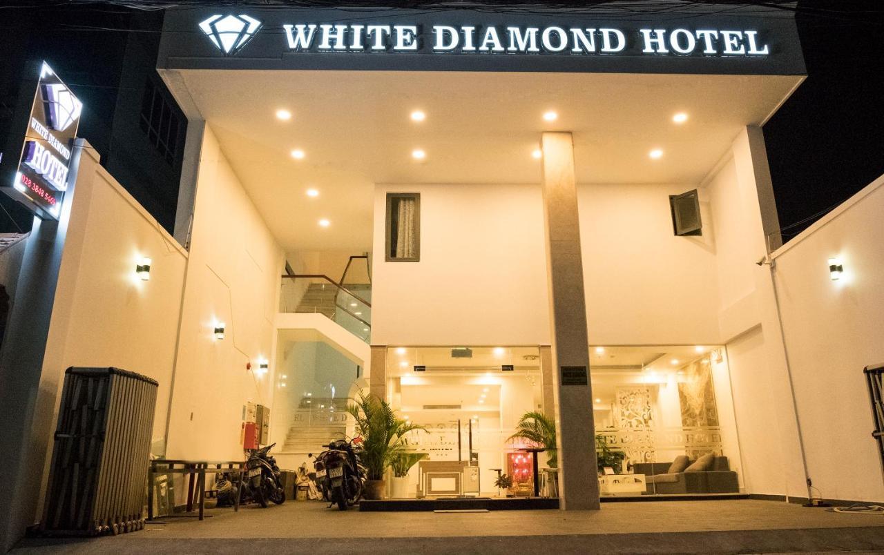 White Diamond - Airport