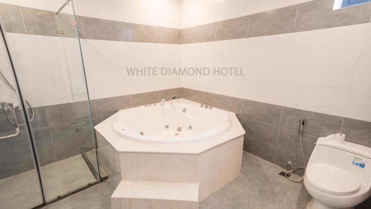 White Diamond - Airport