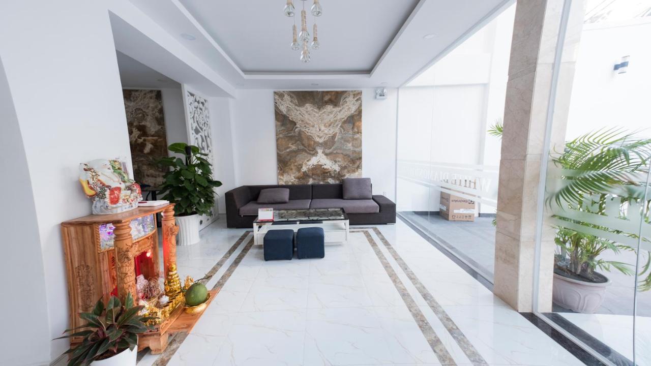 Hotel White Diamond - Airport 3*