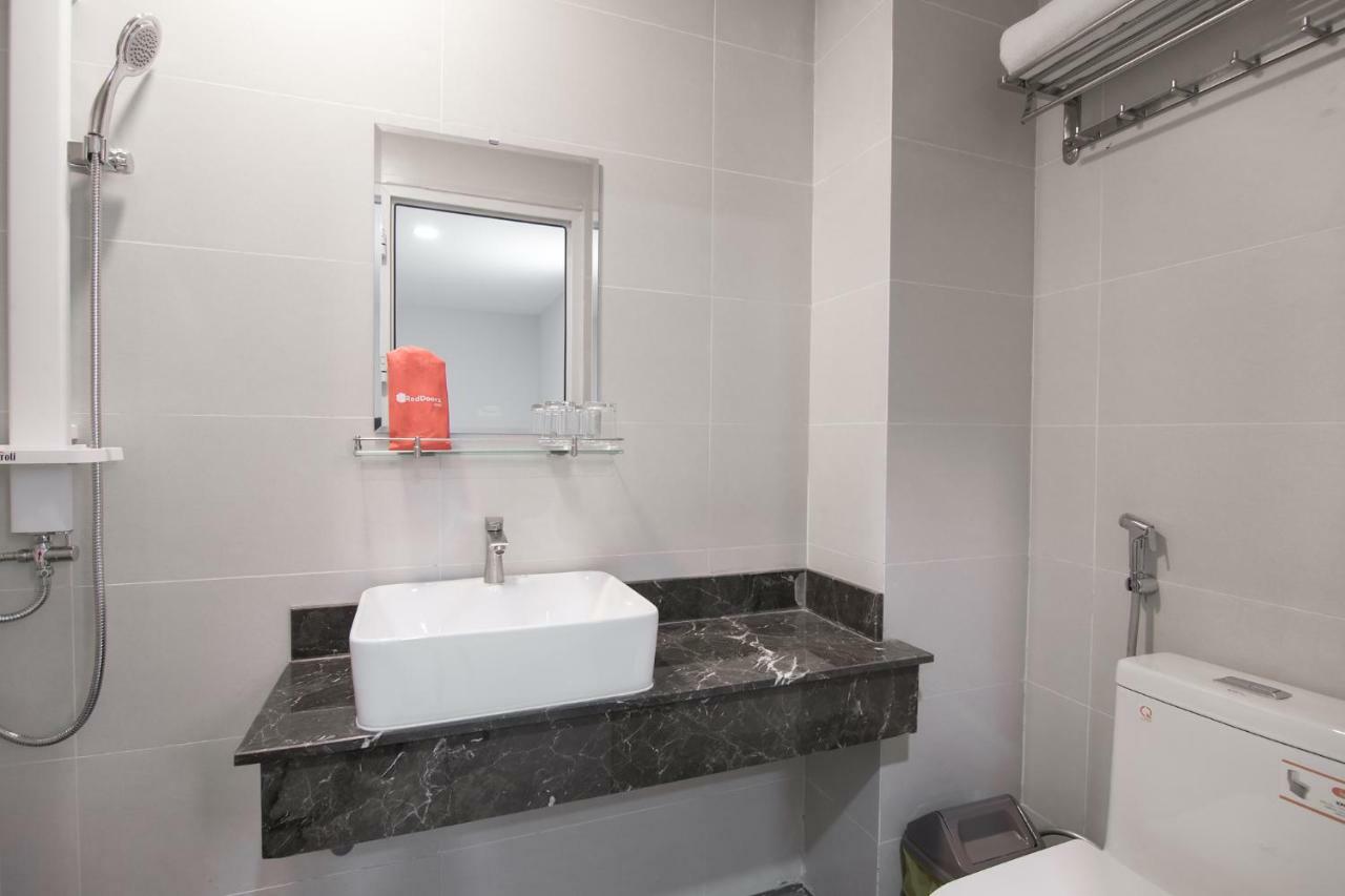 Reddoorz Premium Near Etown 3 3* Ho Chi Minh City