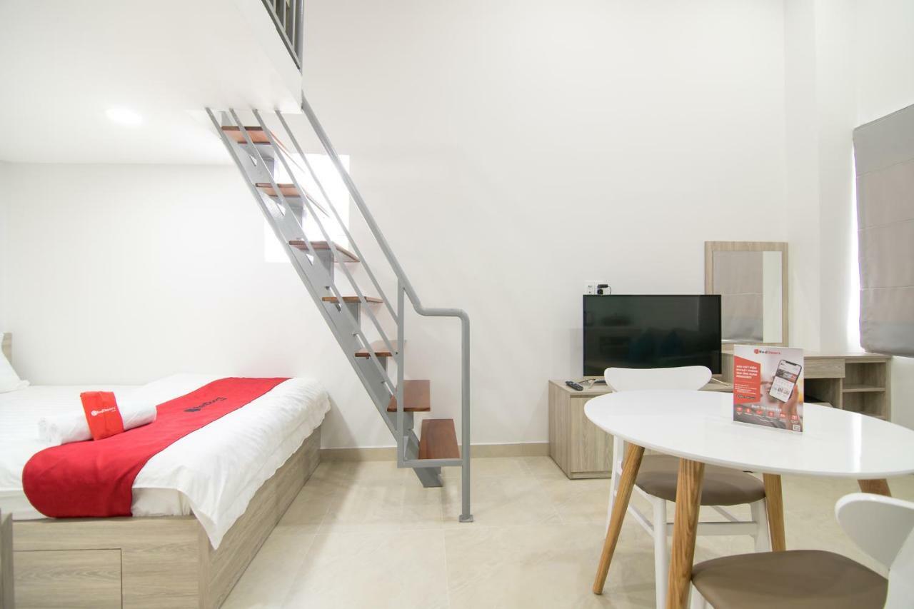 Reddoorz Premium Near Etown 3 Hotel 3*