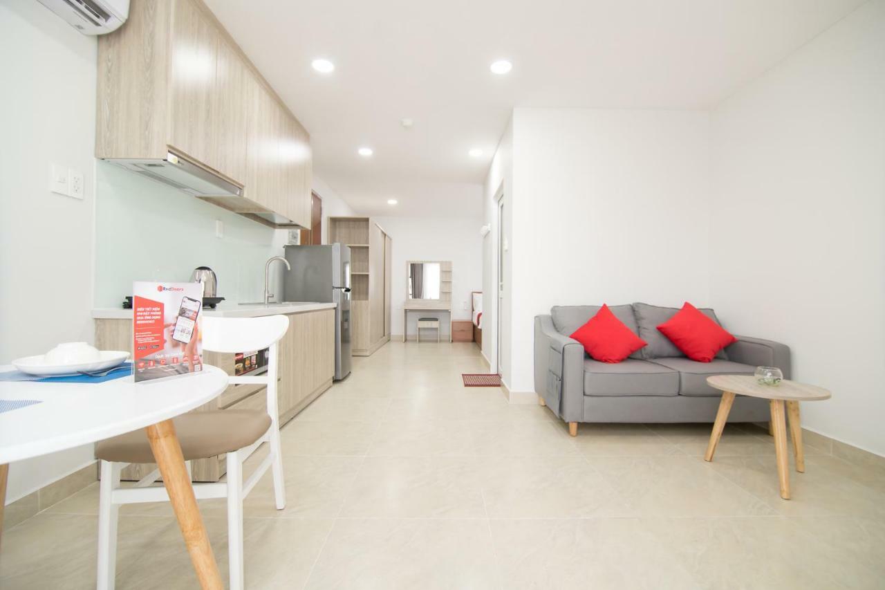 Reddoorz Premium Near Etown 3 Hotel 3*