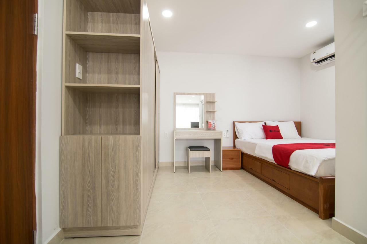 Reddoorz Premium Near Etown 3 Ho Chi Minh City