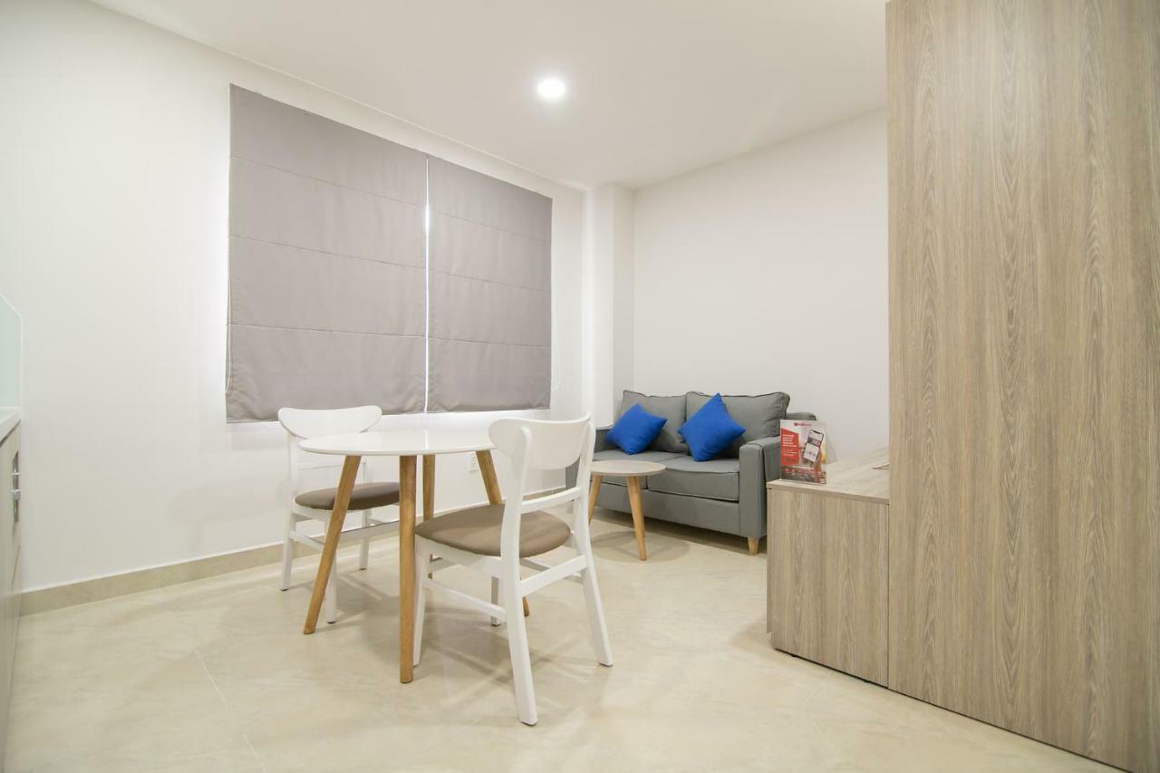 Reddoorz Premium Near Etown 3 Hotel Ho Chi Minh City