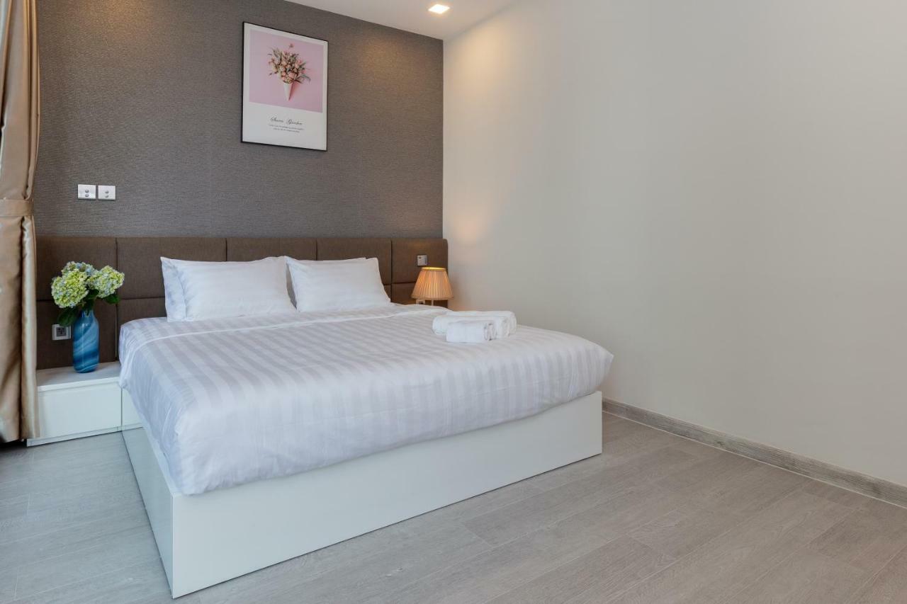Aparthotel D-Home -5Star-3Bedrooms-Airport Pick-Up,Balcony180,D1, Hcmc *