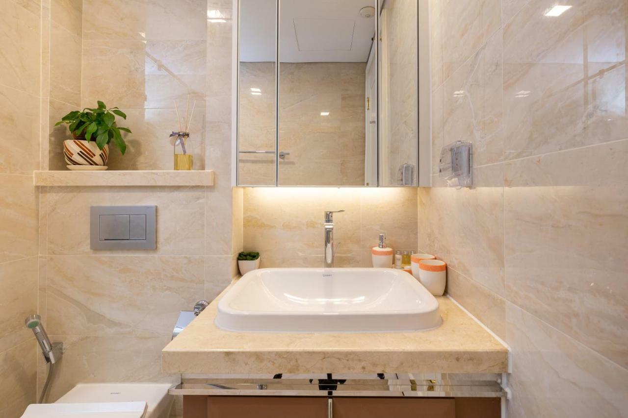 D-Home -5Star-3Bedrooms-Airport Pick-Up,Balcony180,D1, Hcmc Aparthotel