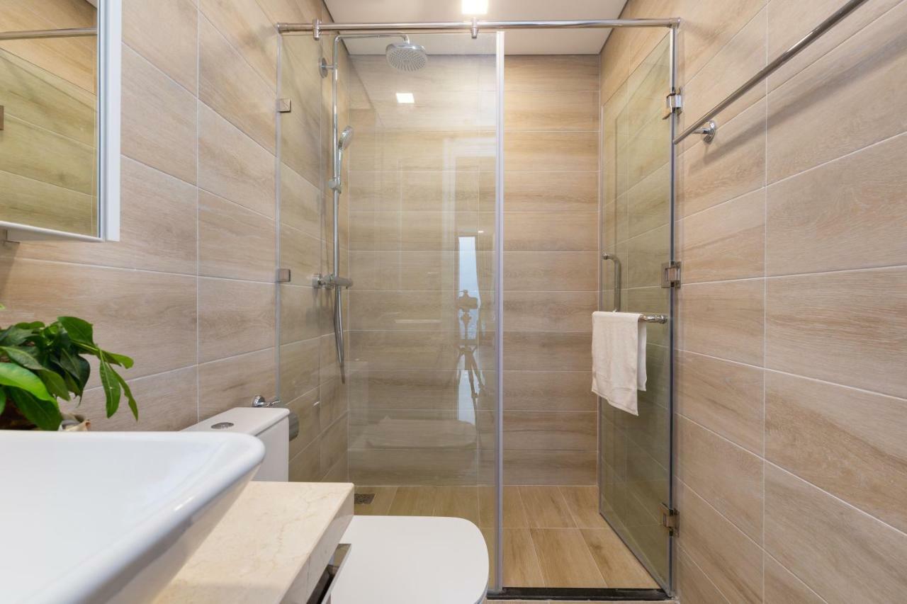 D-Home -5Star-3Bedrooms-Airport Pick-Up,Balcony180,D1, Hcmc Aparthotel *