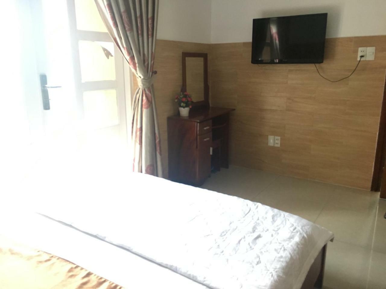 Khach San Hoang Nhat Minh Hotel *
