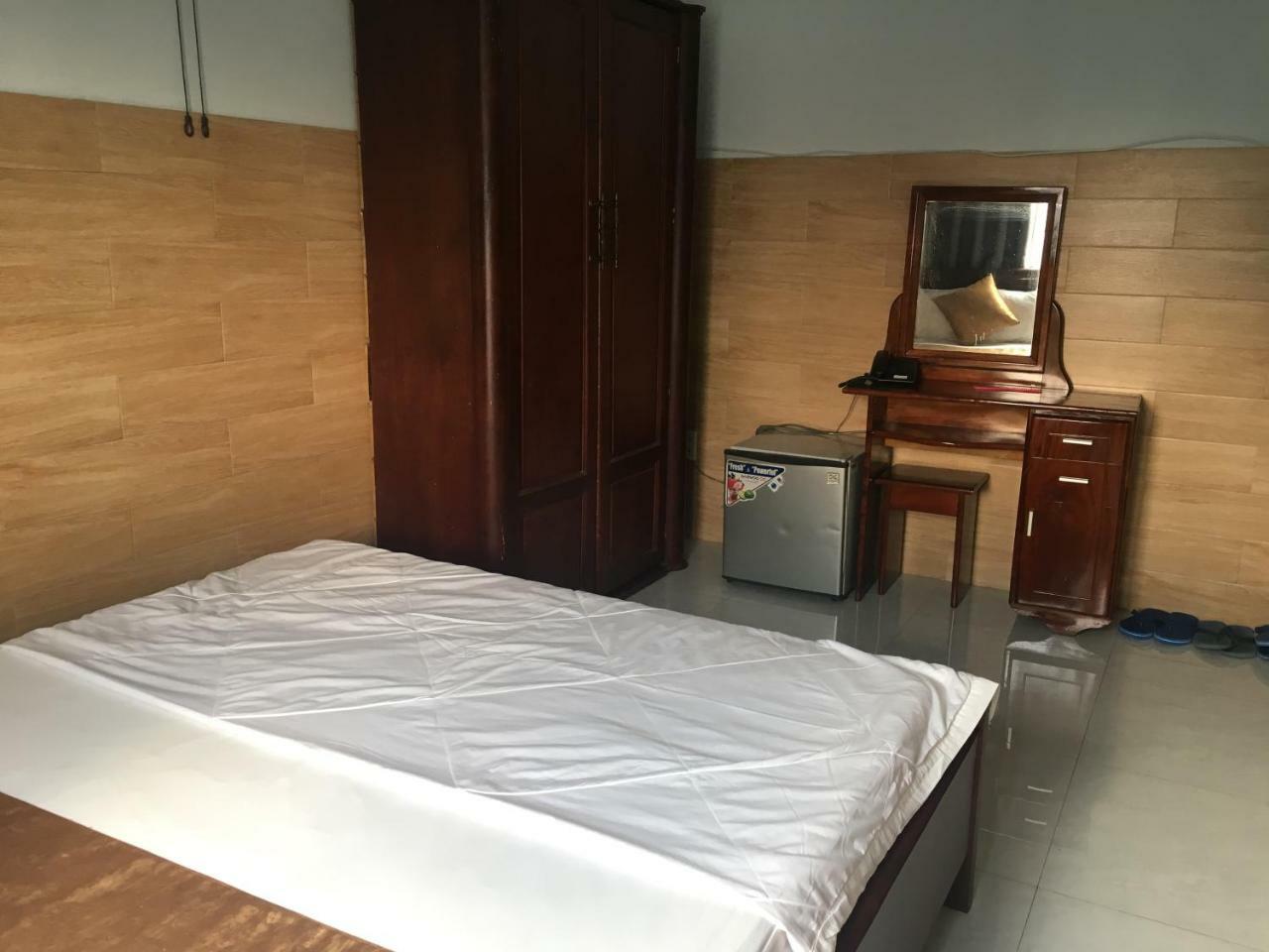 Khach San Hoang Nhat Minh Hotel *